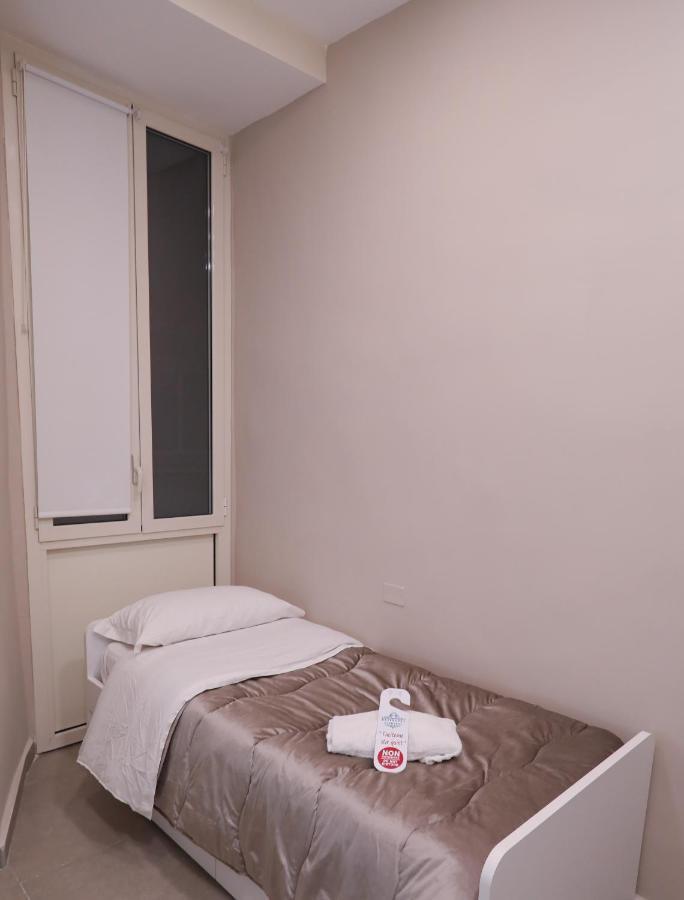 Residenza Esposito Economy Rooms Napoli Eksteriør billede