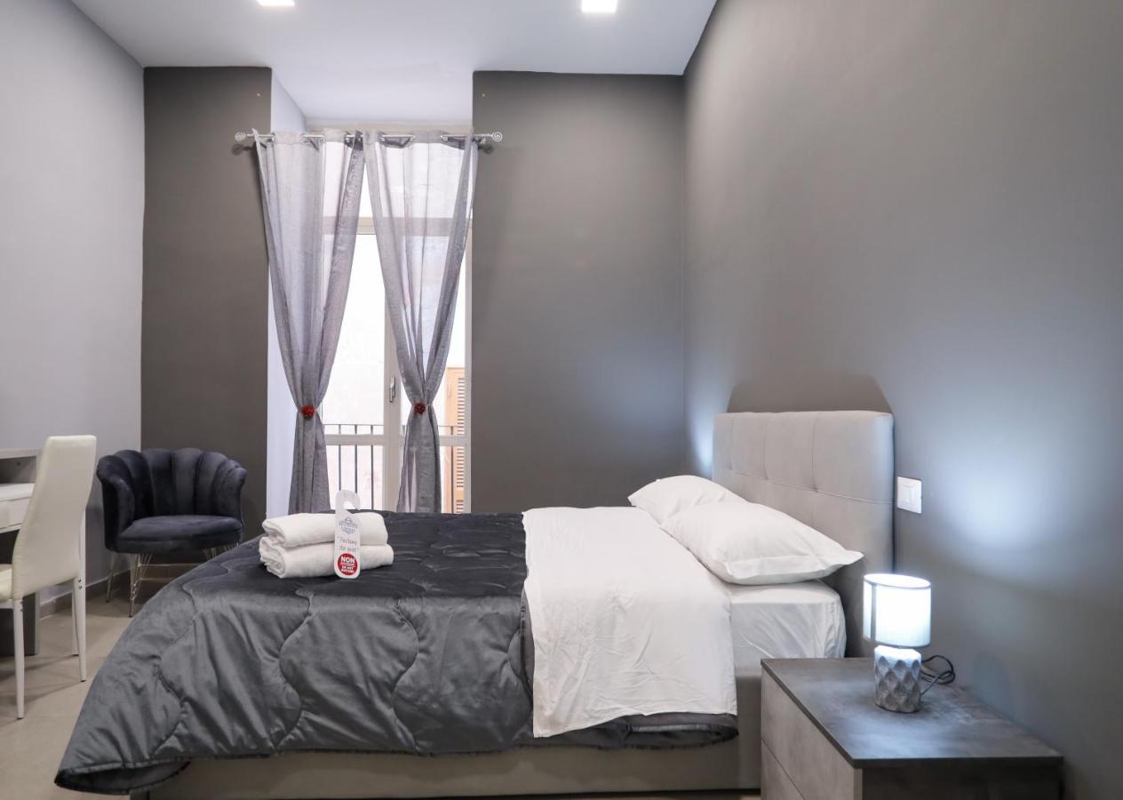 Residenza Esposito Economy Rooms Napoli Eksteriør billede