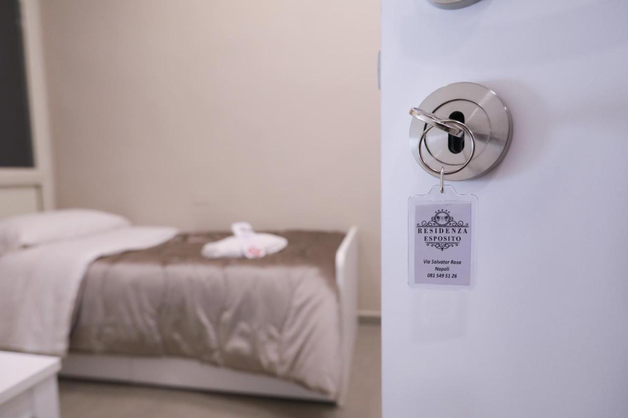 Residenza Esposito Economy Rooms Napoli Eksteriør billede