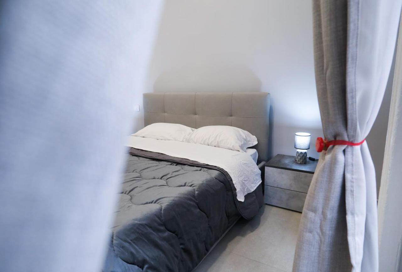 Residenza Esposito Economy Rooms Napoli Eksteriør billede