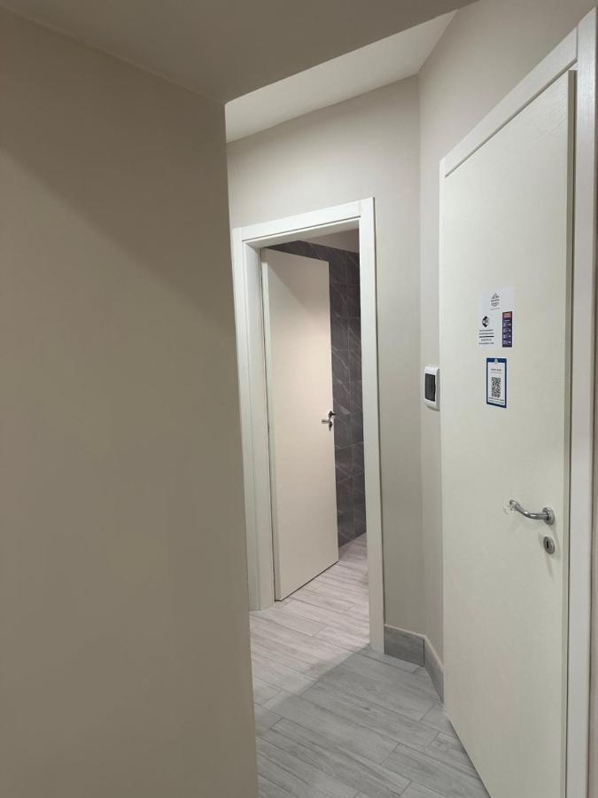 Residenza Esposito Economy Rooms Napoli Eksteriør billede